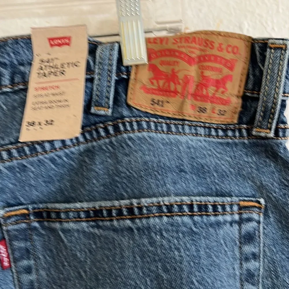 Men’s 541 Athletic Taper Levi’s Jeans Size W 38 L 33